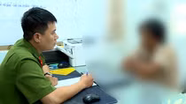 Tài xế báo tin giả bị 3 khách dùng dây siết cổ cướp xe