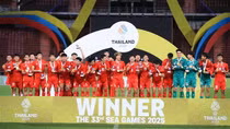 Vừa vô địch SEA Games, HLV Kim Sang Sik lại bắt đầu chiến dịch mới cùng bóng đá Việt Nam