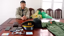 Nam thanh niên có “sở thích” giả danh Công an, đeo còng số 8