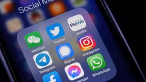 Báo Đức: Không khó để tìm số điện thoại và email quan chức cấp cao Mỹ