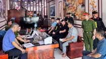 Khai thác cát, sỏi tại lòng sông Chảy bán kiếm lời