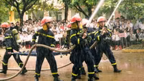 Đắk Lắk: Gần 1.200 giáo viên, học sinh trải nghiệm kỹ thuật chữa cháy và cứu nạn