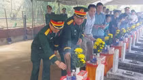Truy điệu và an táng 14 hài cốt liệt sĩ tại Nghĩa trang liệt sĩ xã Khe Sanh