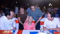 Thủ tướng dự Lễ thắp nến tri ân các anh hùng liệt sĩ tại Nghĩa trang Trường Sơn