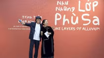 "Như những lớp phù sa"