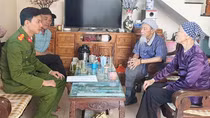 Bà lão bất ngờ nhận được hơn 100 triệu đồng từ tài khoản "không biết mở khi nào"