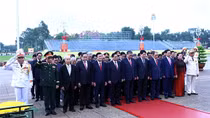 Lãnh đạo Đảng, Nhà nước, Bộ Công an vào Lăng viếng Bác