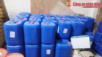 Phát hiện trên 11 tấn hóa chất công nghiệp không rõ nguồn gốc
