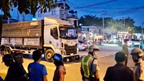 Người phụ nữ bị xe tải cán tử vong trong lúc băng qua giao lộ