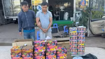 Bắt giữ đối tượng vận chuyển gần 2 tạ pháo lậu