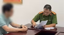 Làm rõ người đàn ông "thoát y" đuổi theo cô gái trong đêm ở Hà Nội