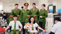 “Giọt máu nghĩa tình vì đồng đội thân yêu”