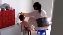 Tạm dừng hoạt động cơ sở mầm non tư thục có bảo mẫu dùng bạo lực ép trẻ ăn