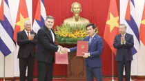 Việt Nam và Cuba ký kết các văn kiện hợp tác