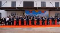 Bộ trưởng Lương Tam Quang dự lễ bàn giao Trung tâm cai nghiện ma tuý tại Lào
