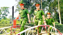 Công an xã biên giới vinh dự nhận Cờ thi đua của Chính phủ