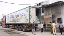 Xe đầu kéo chở 30 tấn thịt lợn, gà đông lạnh không rõ nguồn gốc