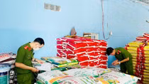 Phát hiện trên 77 tấn sản phẩm vật tư nông nghiệp không rõ nguồn gốc