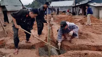 Luận điệu xảo trá, xuyên tạc “Chiến dịch Quang Trung” dựng lại nhà ở cho người dân vùng bão lũ