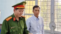 Giám đốc chỉ đạo miễn phí địa chính cho người quen