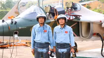 Những thầy giáo trên không trong nhiệm vụ A80