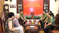 Thứ trưởng Đặng Hồng Đức thăm hỏi, tri ân gia đình các đồng chí cố lãnh đạo Bộ Công an
