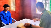 "Đạo chích" mang 6 tiền án ra đầu thú sau khi gây án