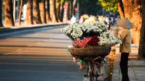Hà Nội ngày nắng 35 độ C, miền Trung nóng bức