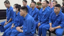 Ba cha con bị phạt hơn 17 năm tù vì màn đánh ghen bằng tuýp sắt và axit