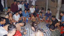 Phá sòng lắc tài xỉu trong ngôi nhà hoang, thu giữ hàng trăm triệu đồng