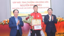 Hải Phòng thưởng thủ môn Nguyễn Đình Triệu 550 triệu đồng
