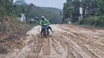 Ám ảnh khi lưu thông trên tuyến đường gần 100 tỷ thi công dở dang