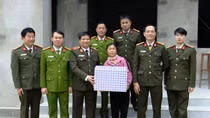 Chung tay hỗ trợ giúp hộ nghèo xóa nhà dột nát tại Vân Hồ