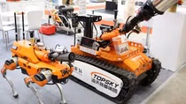 Tận mắt xem các phương tiện chữa cháy, CNCH mới lạ, hiện đại