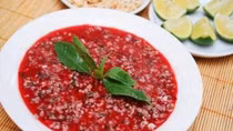 Hai người tử vong sau khi ăn tiết canh