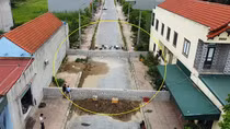 Xây tường rào để “đòi” chính quyền đền đất