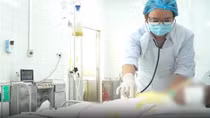 Tin thêm về vụ phóng hỏa đốt phòng trọ, 4 người trong gia đình nguy kịch