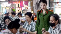 Niềm vui chờ ngày đặc xá