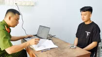 Truy bắt nhanh đối tượng cướp giật tài sản tại tiệm vàng ở Đồng Tháp