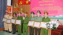 Trao thưởng các tập thể, cá nhân khám phá nhanh vụ án mạng