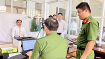 Công an tỉnh Cà Mau ứng dụng công nghệ cấp đổi thẻ đảng viên