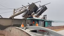 Cảnh sát triệt phá nhóm "cát tặc", tạm giữ 6 đối tượng