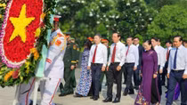 Lãnh đạo TP Hồ Chí Minh dâng hương tưởng niệm các Anh hùng, Liệt sĩ
