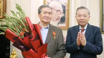Tổng Bí thư Tô Lâm trao Huân chương Hồ Chí Minh tặng đồng chí Đinh Thế Huynh