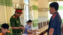 Khởi tố đối tượng mua bán sách giáo khoa giả trị giá tiền tỷ