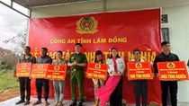 Hiệp hội Thể thao Công an nhân dân hỗ trợ xây dựng 14 nhà tạm, nhà dột nát tại Lâm Đồng