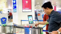 Hàng loạt sân bay triển khai làm thủ tục bay bằng sinh trắc học, VNeID