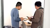 Công an phường giải cứu nam sinh viên bị “bắt cóc online”