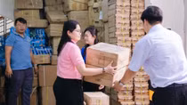 Hơn 70 tấn hàng cứu trợ lên tàu đến với đồng bào vùng bão lũ