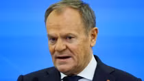Donald Tusk - thời thế tạo anh hùng